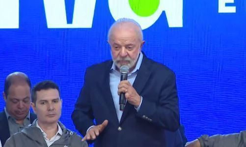Luiz Inácio Lula da Silva defende endividamento para obras de infraestrutura