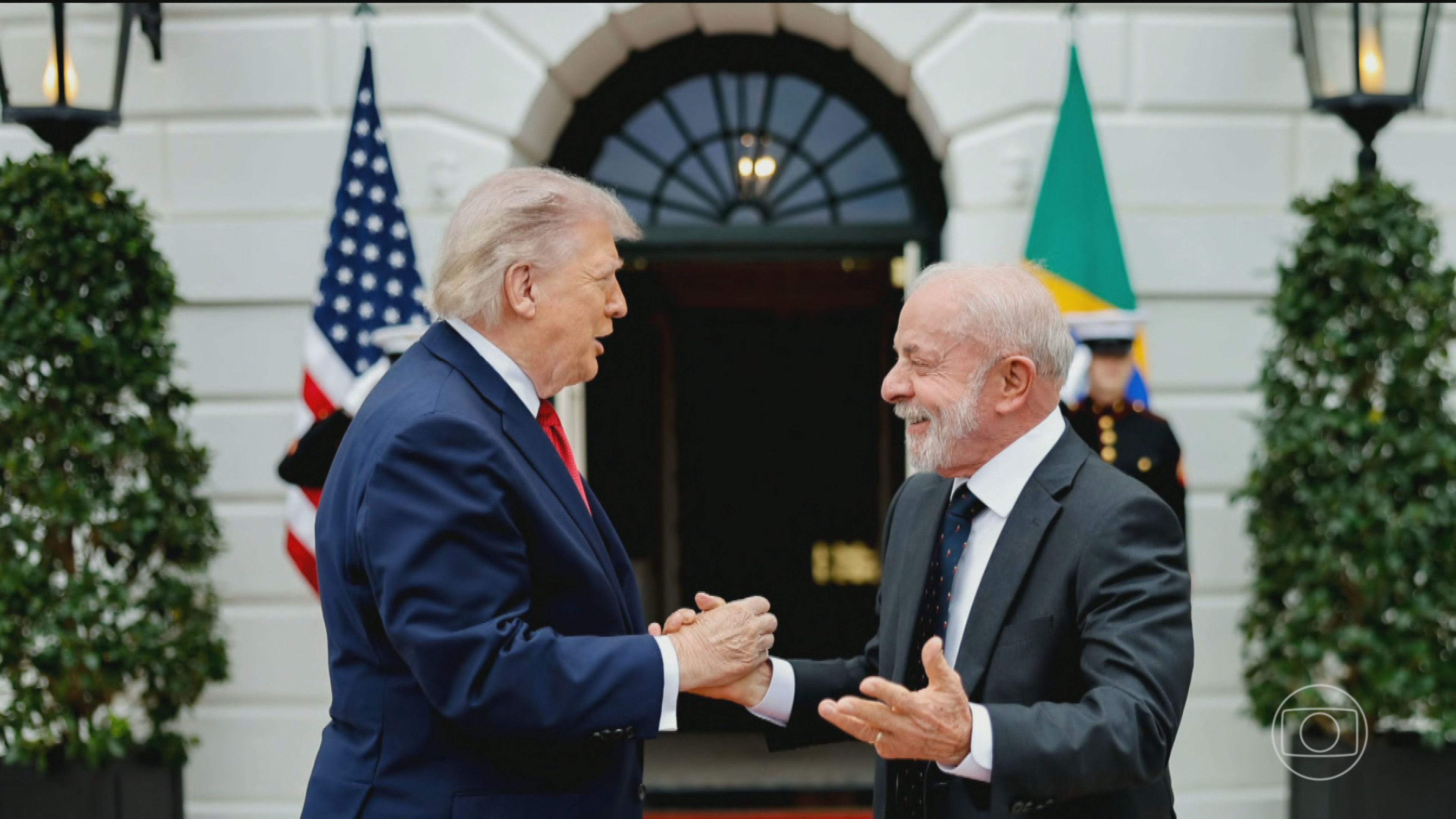 Lula e Trump trocam cumprimentos e conversam brevemente em evento do G7 na França