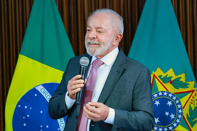 Lula aponta entraves da oposição à PEC que propõe fim da escala 6x1