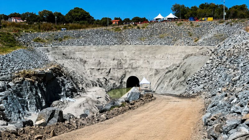Lula inaugura obra da transposição no RN sem água e faz piada com prefeito