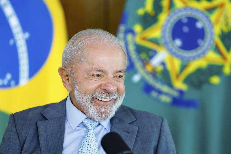 Presidente Lula brinca com Neymar como "convocado home office" em evento