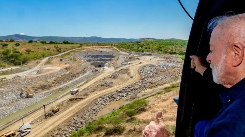 Presidente Lula inaugura túnel da transposição do Rio São Francisco sem água no RN