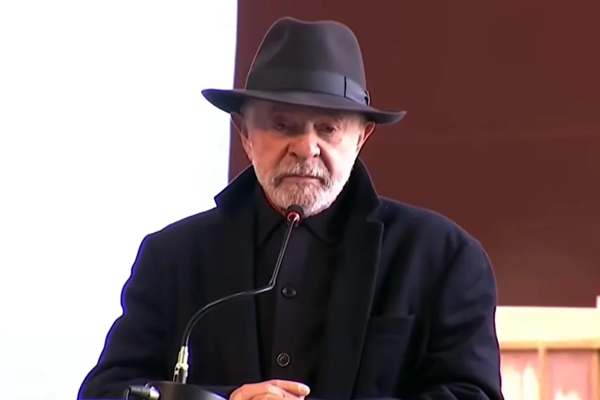 Presidente Lula pede minuto de silêncio e enviará ministro da Defesa à Venezuela