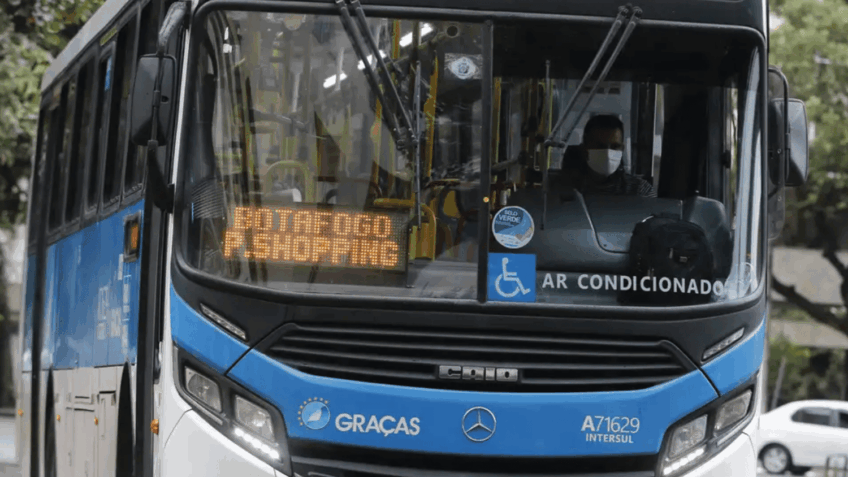 Presidente Luiz Inácio Lula da Silva sanciona com vetos novo marco do transporte público