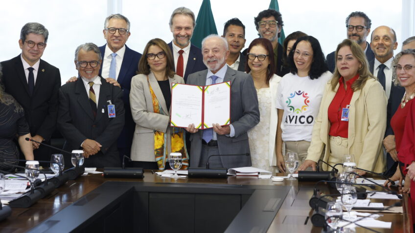 Lula institui Dia Nacional em Memória das Vítimas da Covid-19