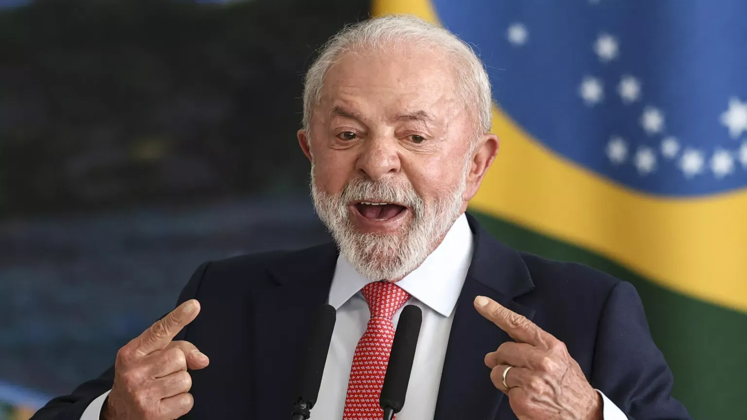 Lula sanciona lei que eleva penas para crimes patrimoniais e digitais no Brasil