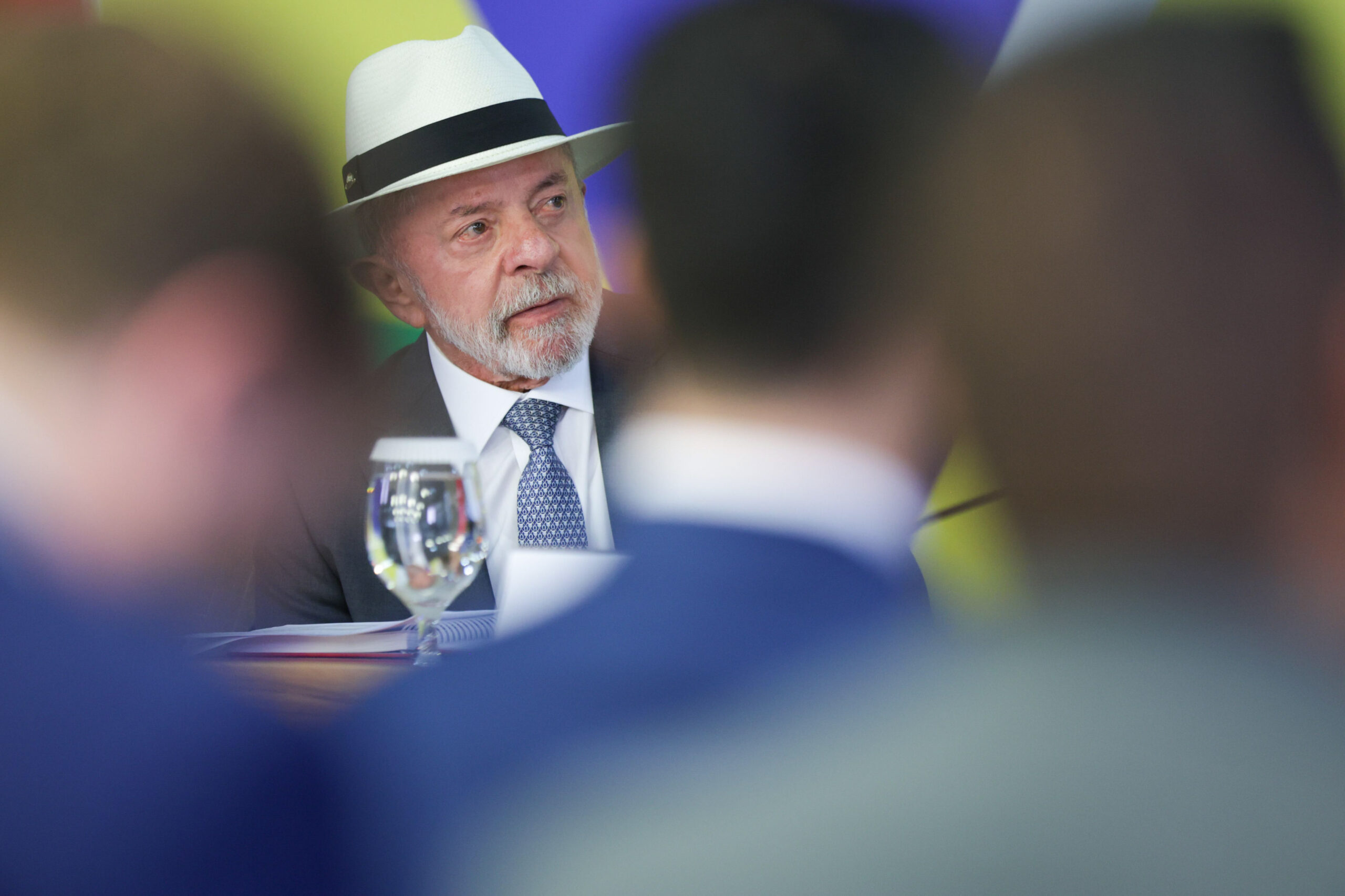Lula veta projeto que reconhecia estágio como experiência profissional