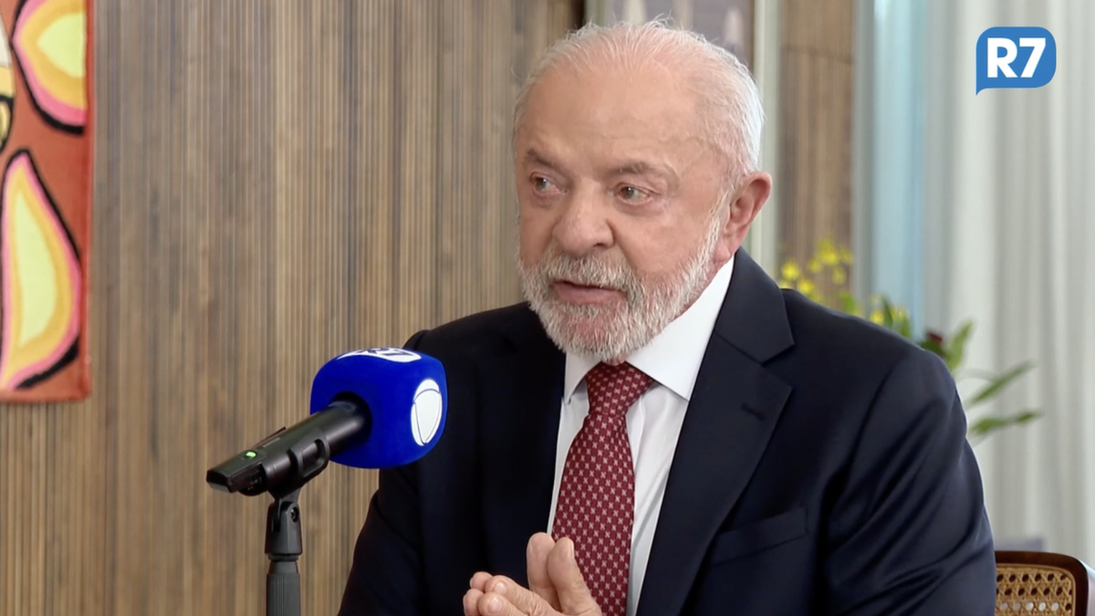 Lula defende investigação sobre Lulinha e nega interferência na PF
