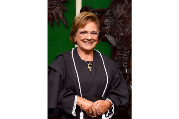 Juíza Fátima Soares: a delicada balança entre magistratura e maternidade no RN