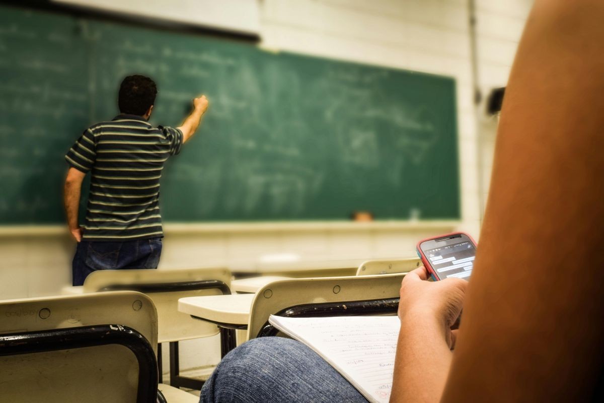 MEC divulga Conceito Enade: mais da metade dos cursos de formação docente EAD têm nota 1 ou 2