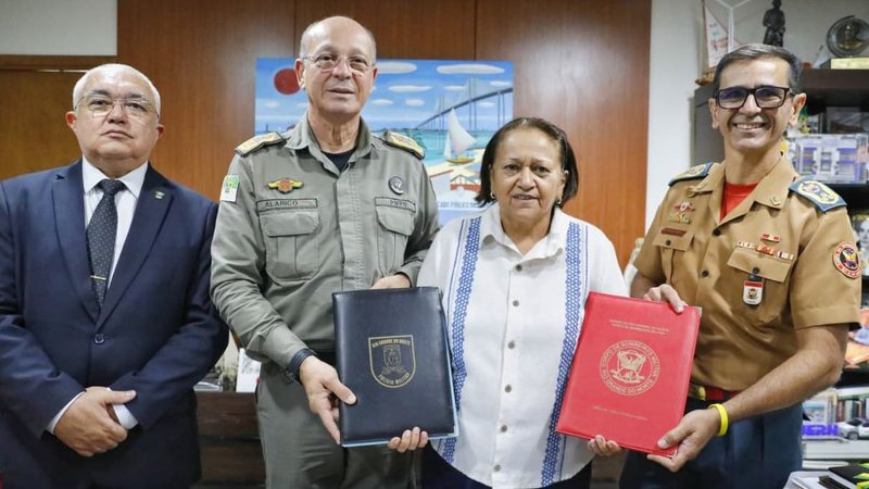 Governo do RN promove centenas de policiais e bombeiros