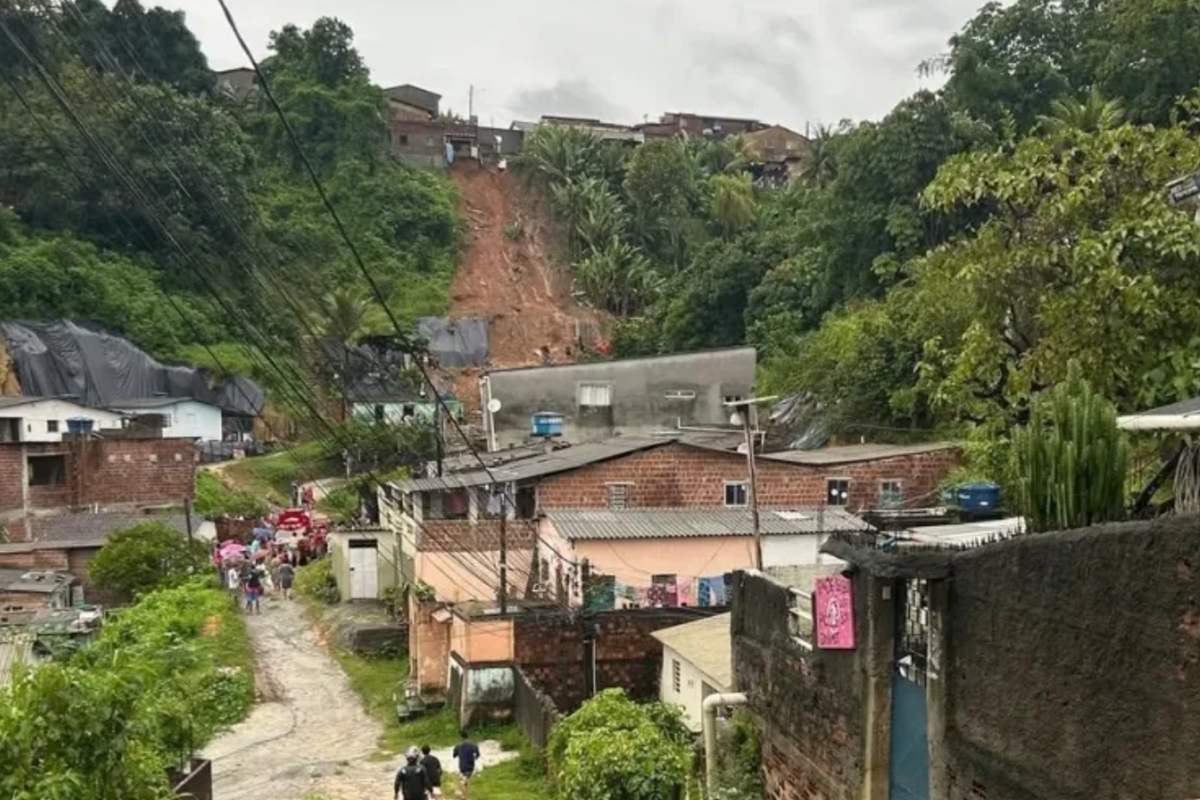 Chuvas em PE: Governadora decreta emergência após seis mortes