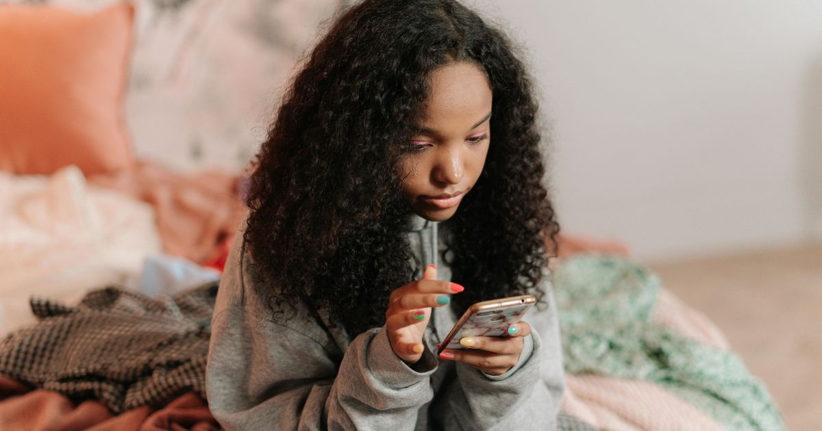 YouTube Health e Instituto Vita Alere lançam guia essencial para saúde mental de jovens na internet