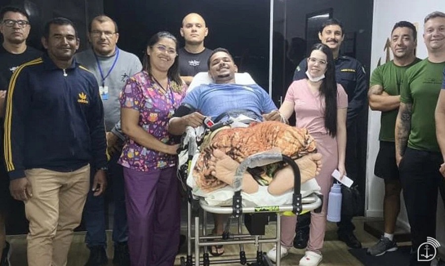Marinha do Brasil salva pescadores com câmara hiperbárica em Natal