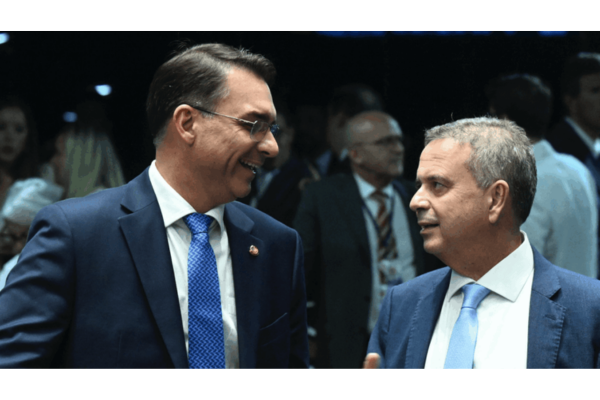 Senador Rogério Marinho admite desgaste de Flávio Bolsonaro após caso "Dark Horse"