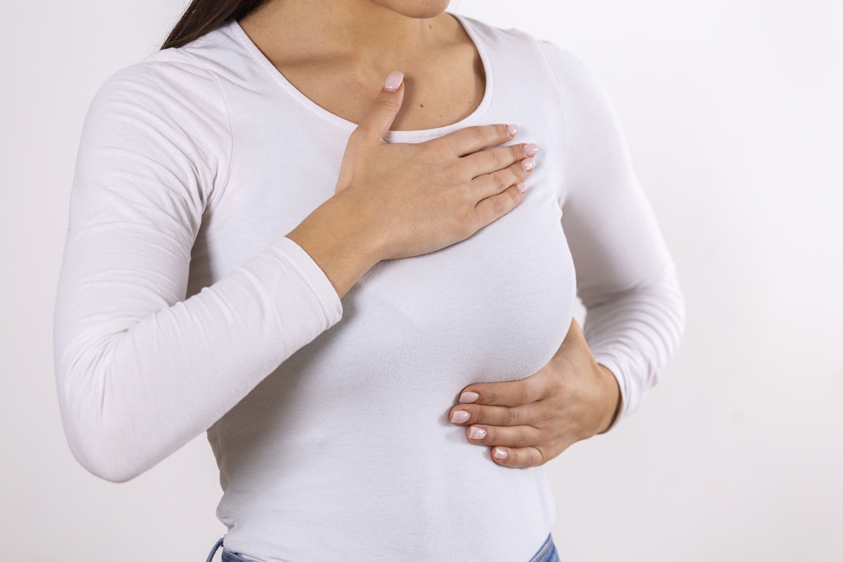 Mastectomia e ooforectomia preventiva não eliminam totalmente o risco de câncer, alertam especialistas