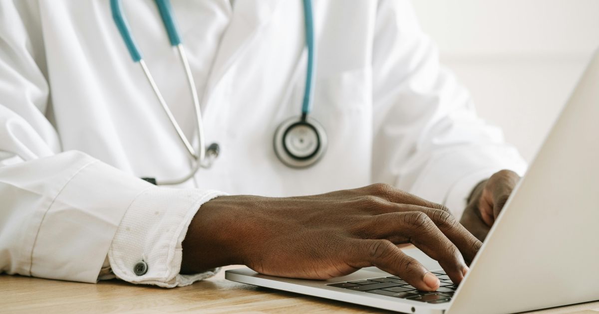 Medicina Segura: CFM cria canal para expor procedimentos irregulares