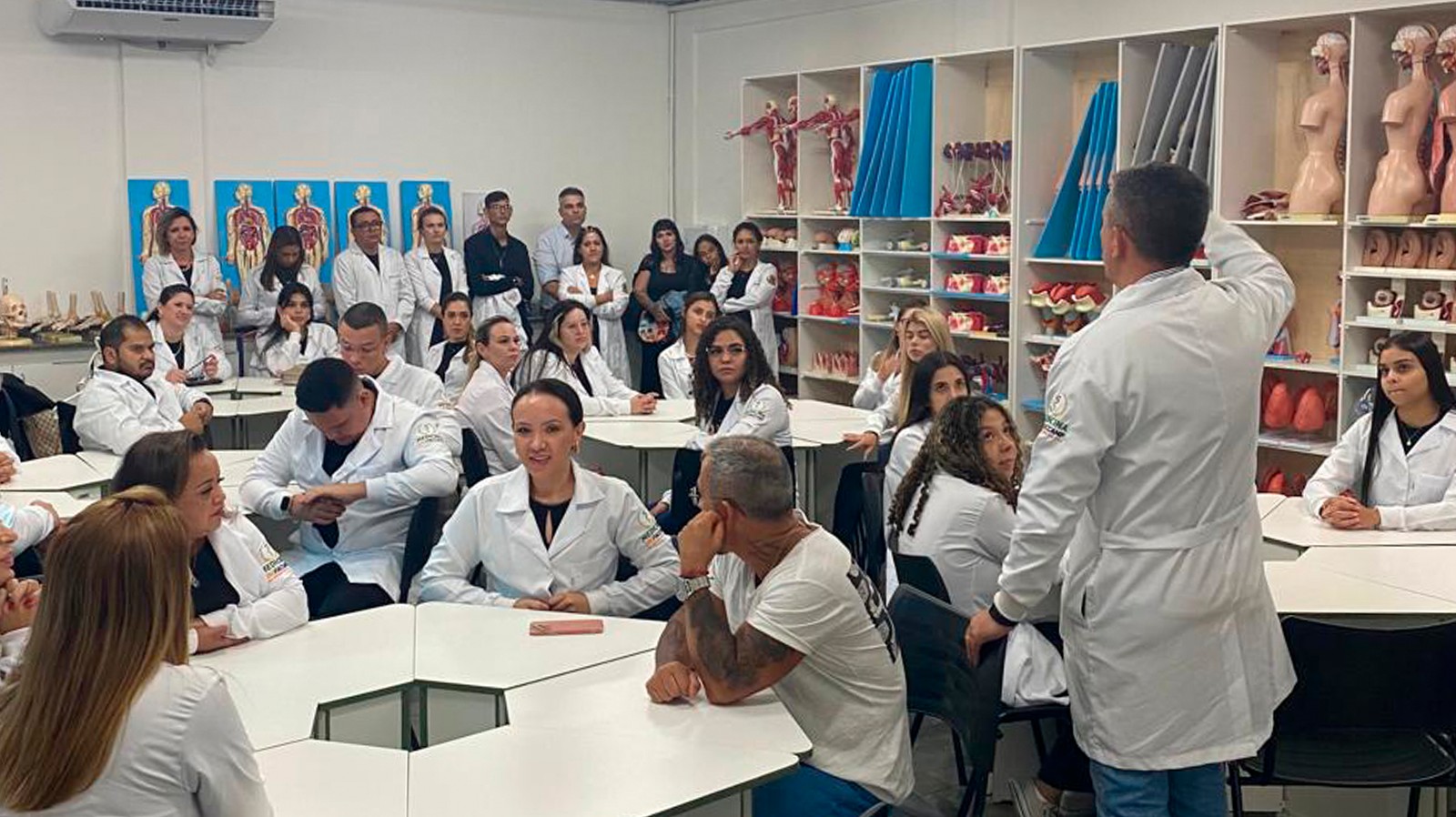 Governo Federal aprova MP que exige nota mínima no Enamed para registro de médicos