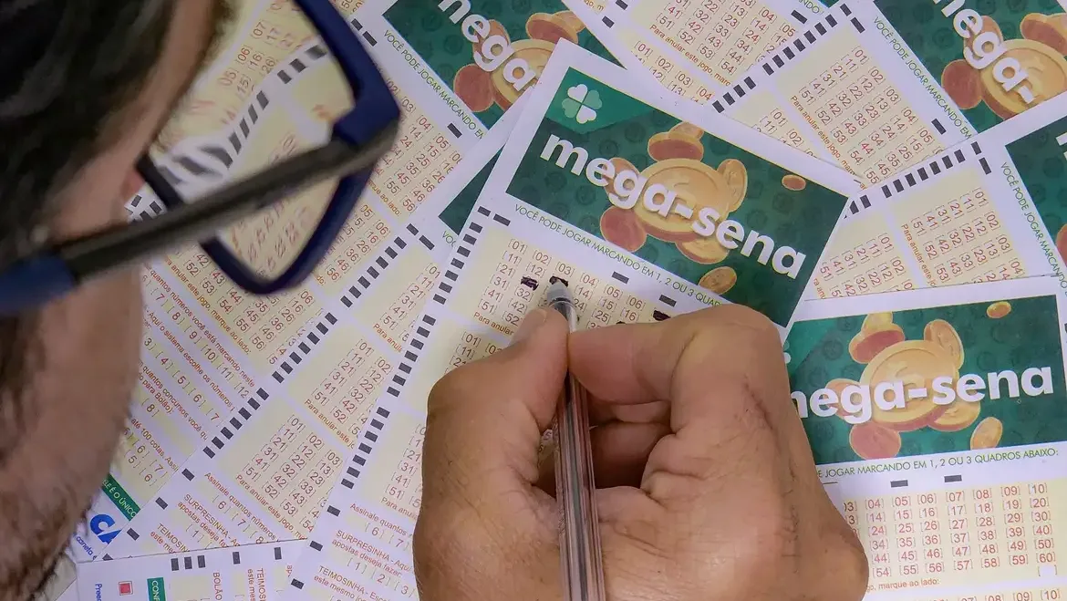 Mega-Sena celebra 30 anos com sorteio especial de R$ 320 milhões neste domingo