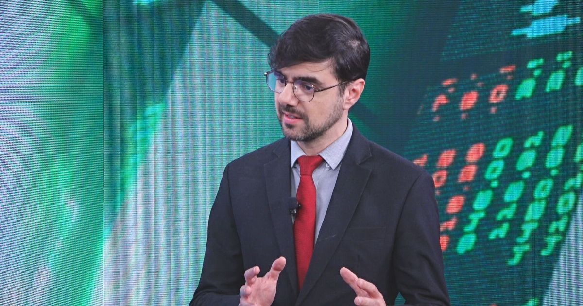 Guilherme Mello afirma que taxa de juros no Brasil está elevada e restritiva
