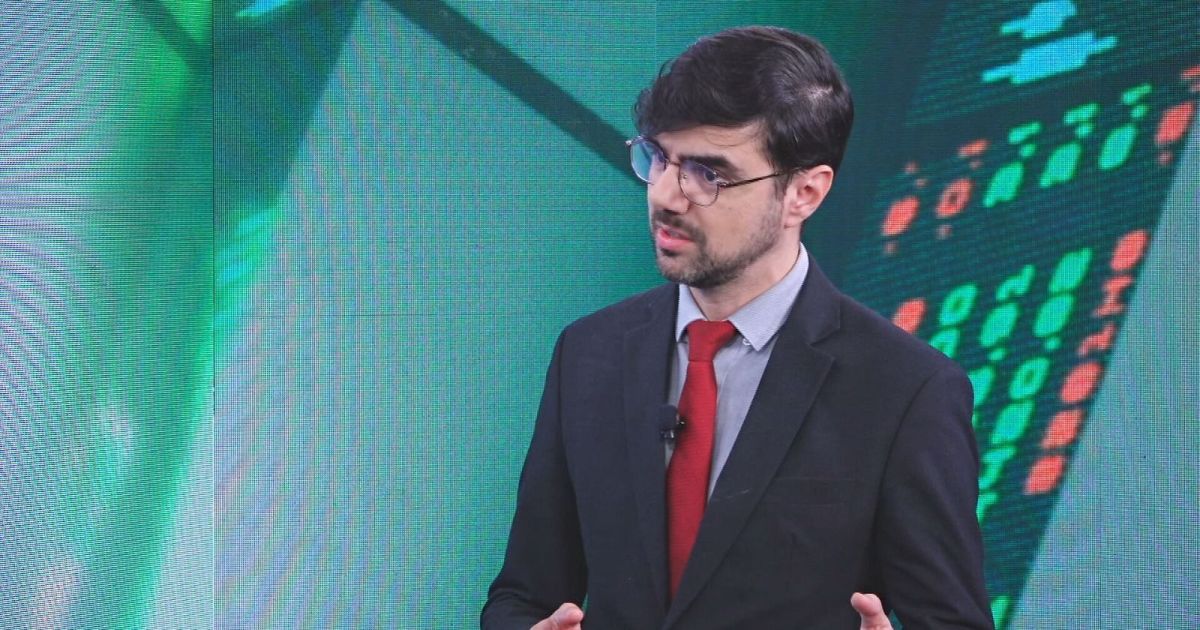 Guilherme Mello prevê superávit primário a partir de 2027 e afirma cumprimento das regras do arcabouço fiscal