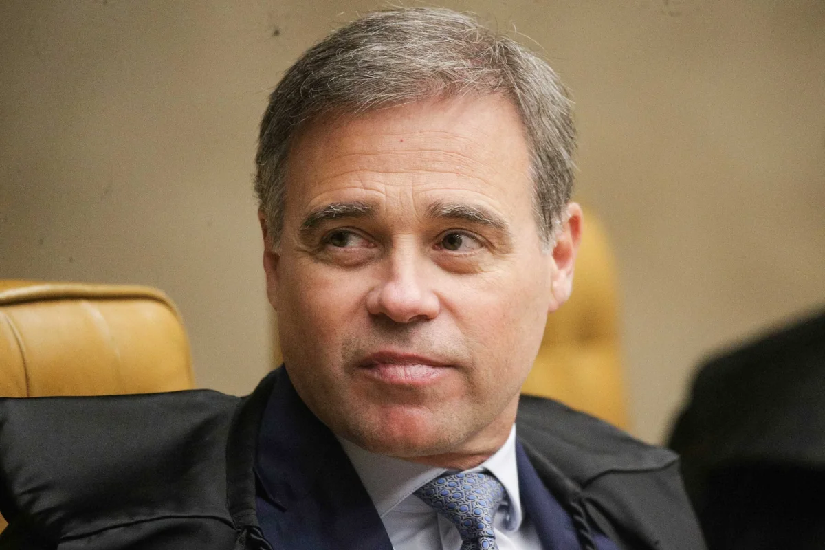 Mendonça ordena que PF investigue vazamento de dados sobre Lulinha