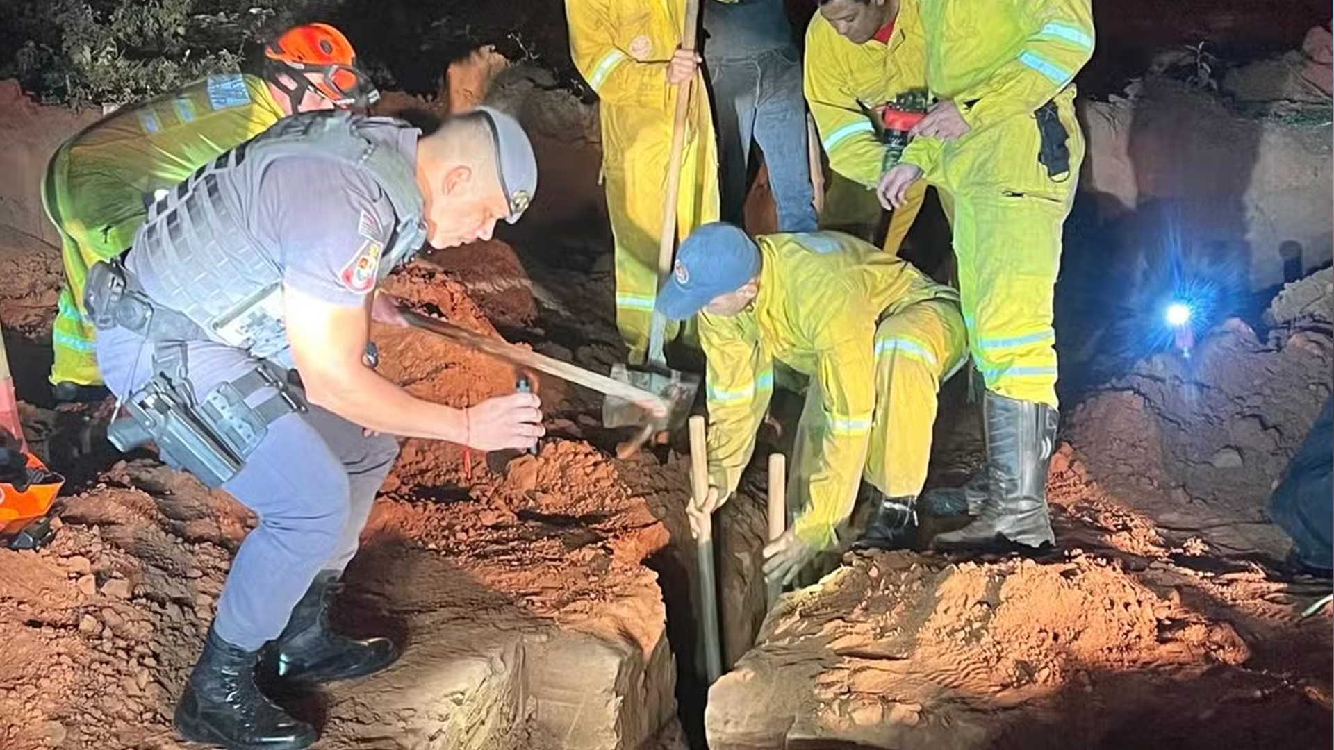 Equipes de resgate salvam criança de 5 anos após queda em poço em Guaiçara