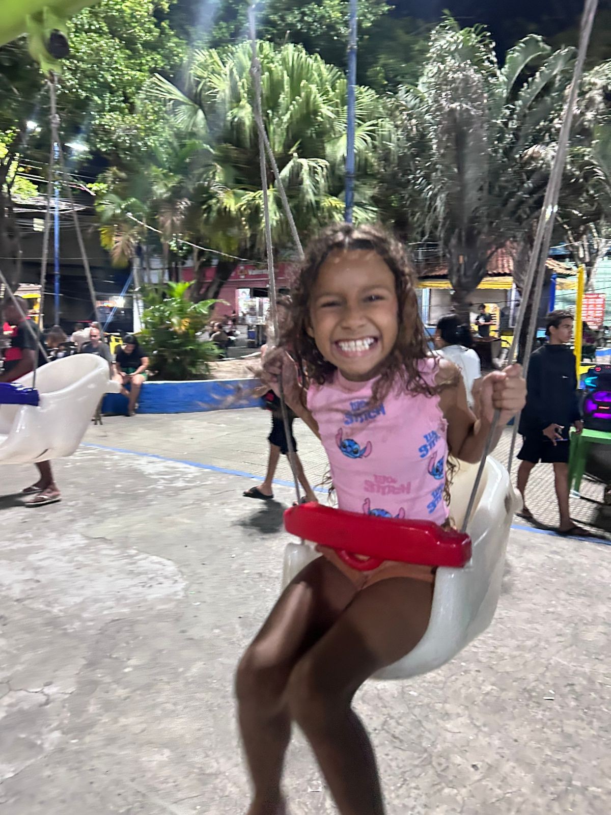Menina de 7 anos morre após criminosos se passarem por policiais em Nova Iguaçu