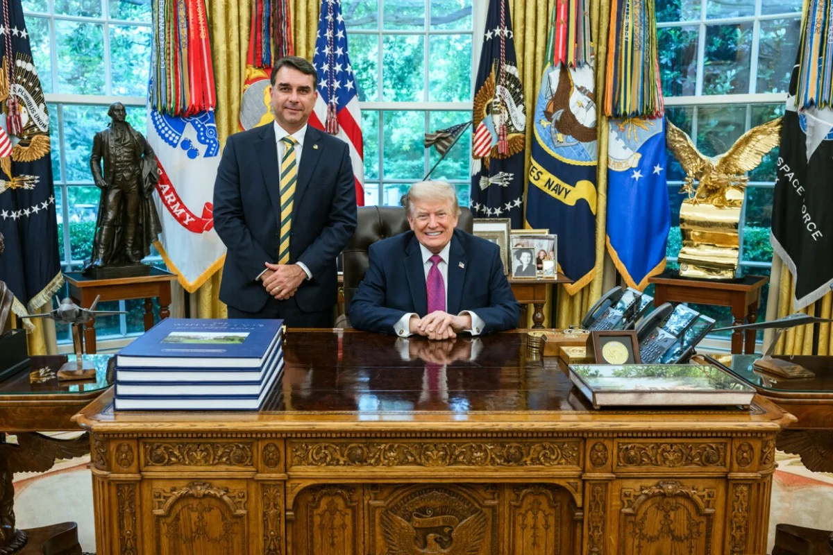 Menos saúde e segurança, mais Trump: Flávio Bolsonaro prioriza alinhamento com EUA