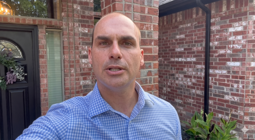 Mensagens revelam atuação de Eduardo Bolsonaro em negociação de verba para filme sobre Jair Bolsonaro