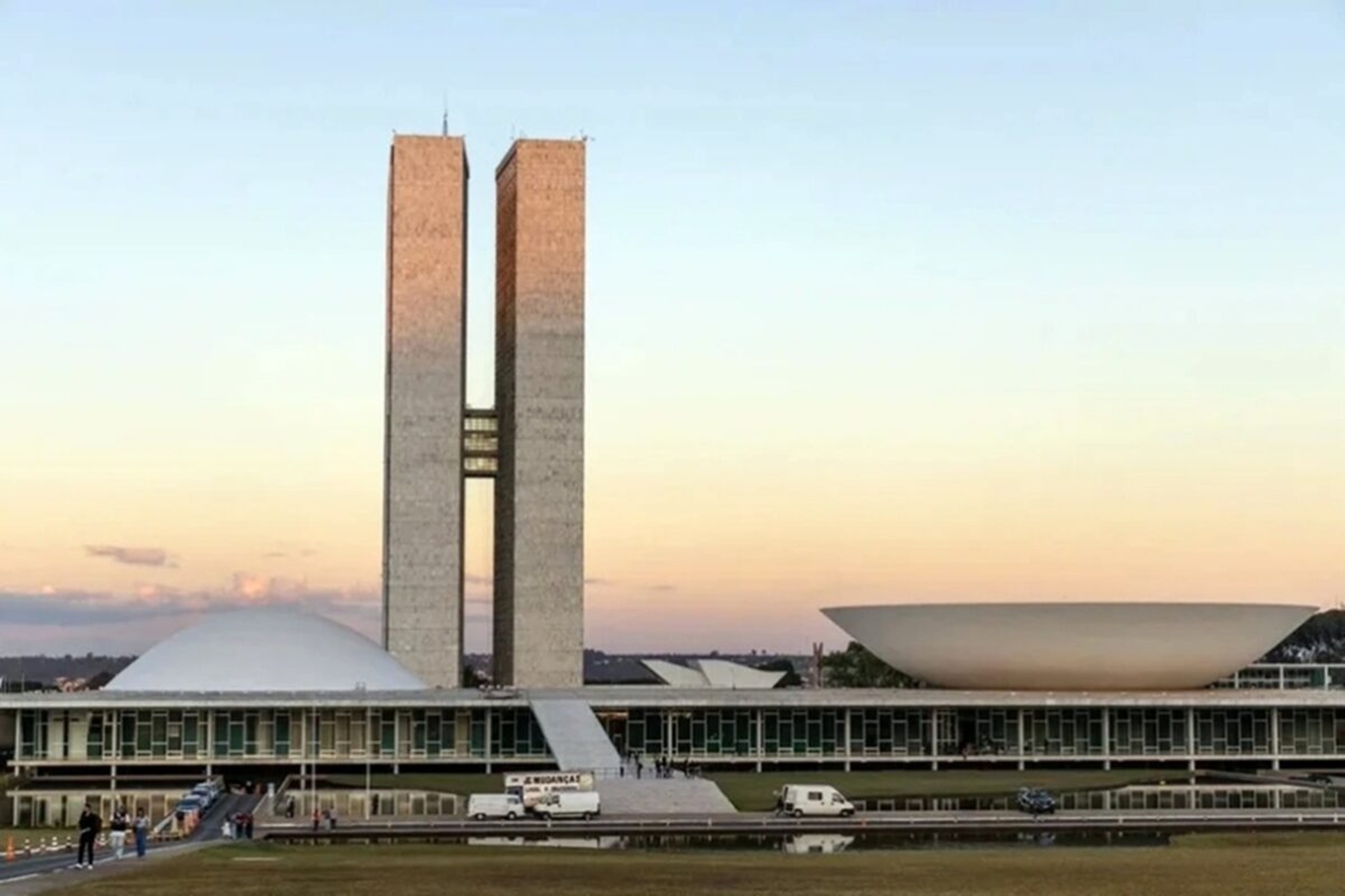 Festas de São João esvaziam Congresso e colocam votações em risco em 2026