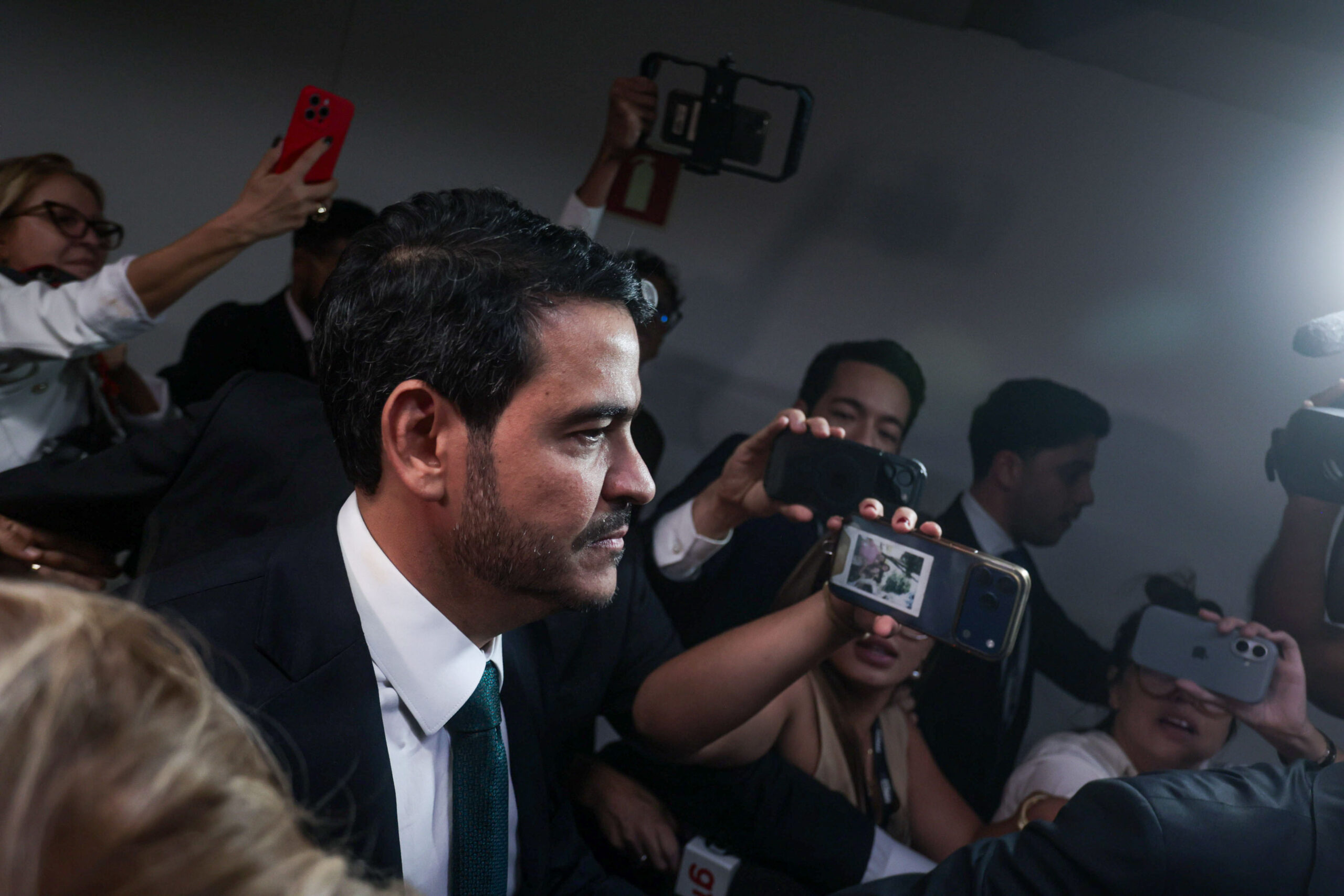 Após revés, Messias busca acordo pessoal com Moraes no STF