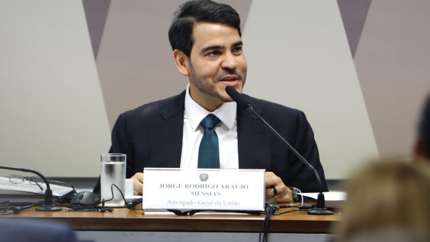 Messias defende oposição no STF: "Só existe em democracias"