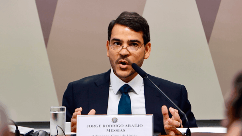 Messias defende justiça, não vingança, em sabatina no Senado