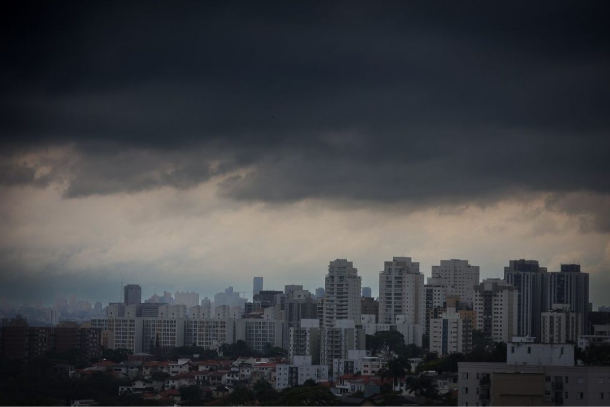 Meteorologia foca em variações de curto prazo, enquanto OMM monitora aquecimento global há 30 anos