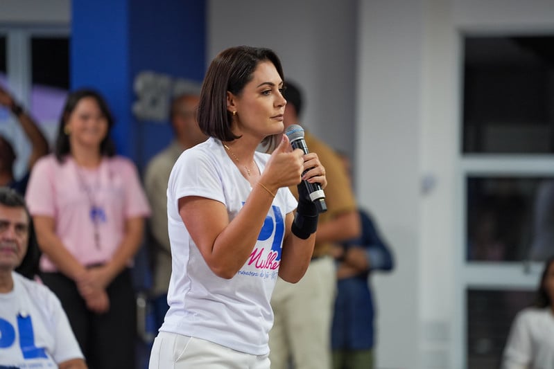 Michelle Bolsonaro é apontada como mulher mais poderosa do Brasil por 15,4% em nova pesquisa