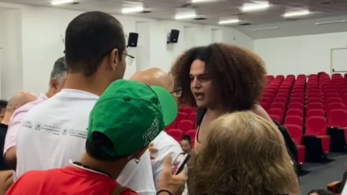 Militante Gaby Benvenutty expõe transfobia dentro do PT