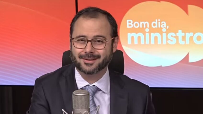 Ministro Paulo Pereira defende que economia brasileira está preparada para o fim da escala 6x1
