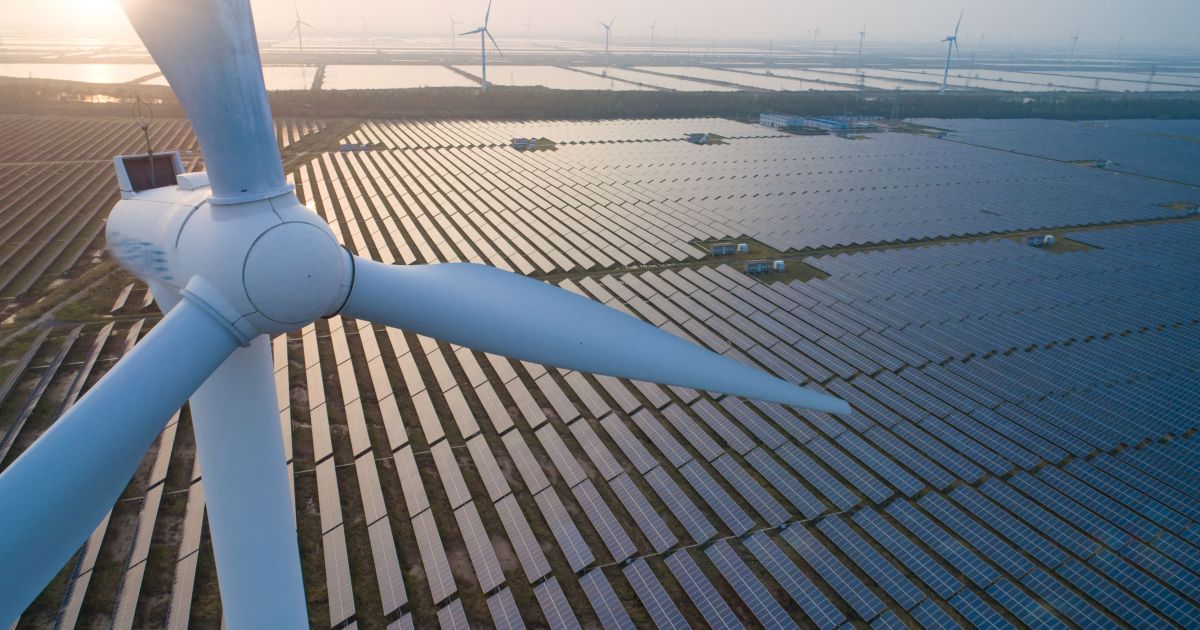 MME define regras para compensar cortes de geração de energia eólica e solar