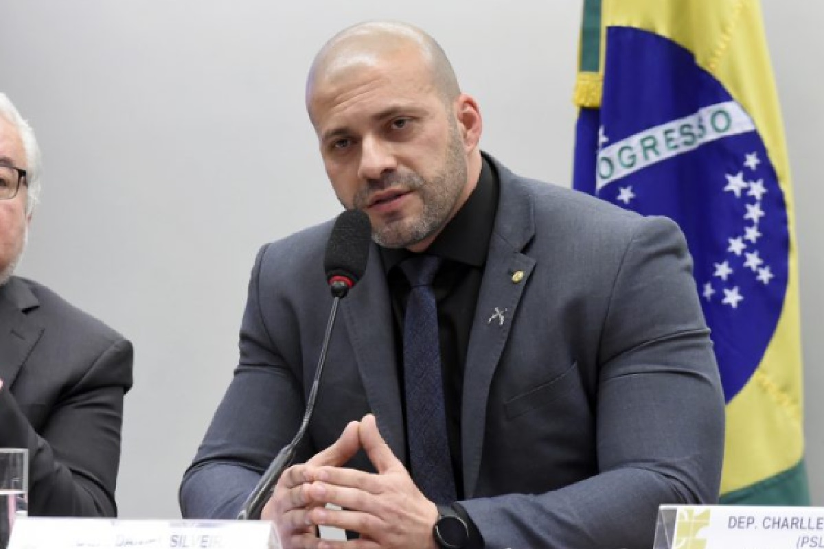 Alexandre de Moraes determina emissão de atestado de pena atualizado para Daniel Silveira