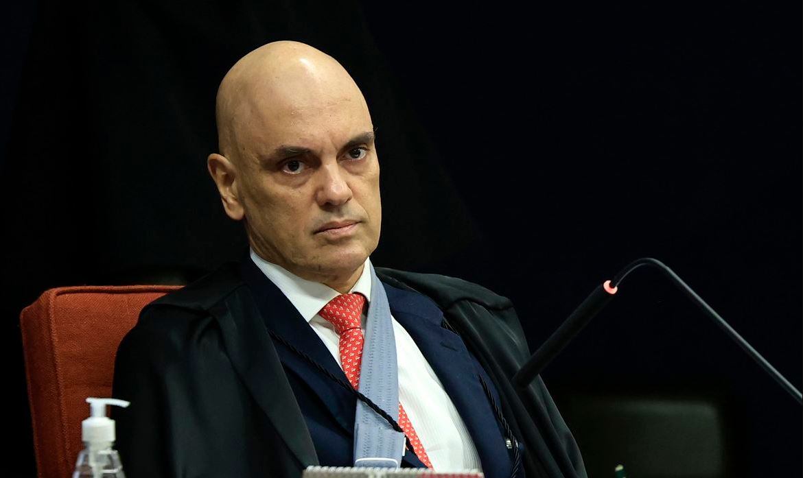 Moraes valida acordo que suspende ação contra deputado réu por 8 de janeiro