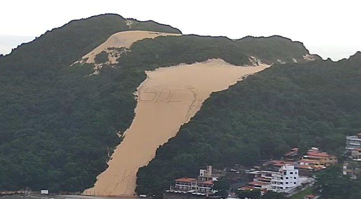 Morro do Careca: Sindicato do Crime deixa marca em cartão-postal
