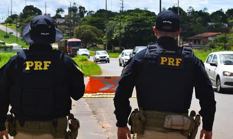 Motorista embriagado que tentou enganar a PRF com irmão gêmeo é condenado em Natal