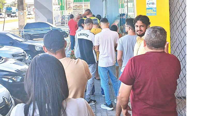 Motoristas buscam financiamento em Natal com programa federal para táxis e aplicativos