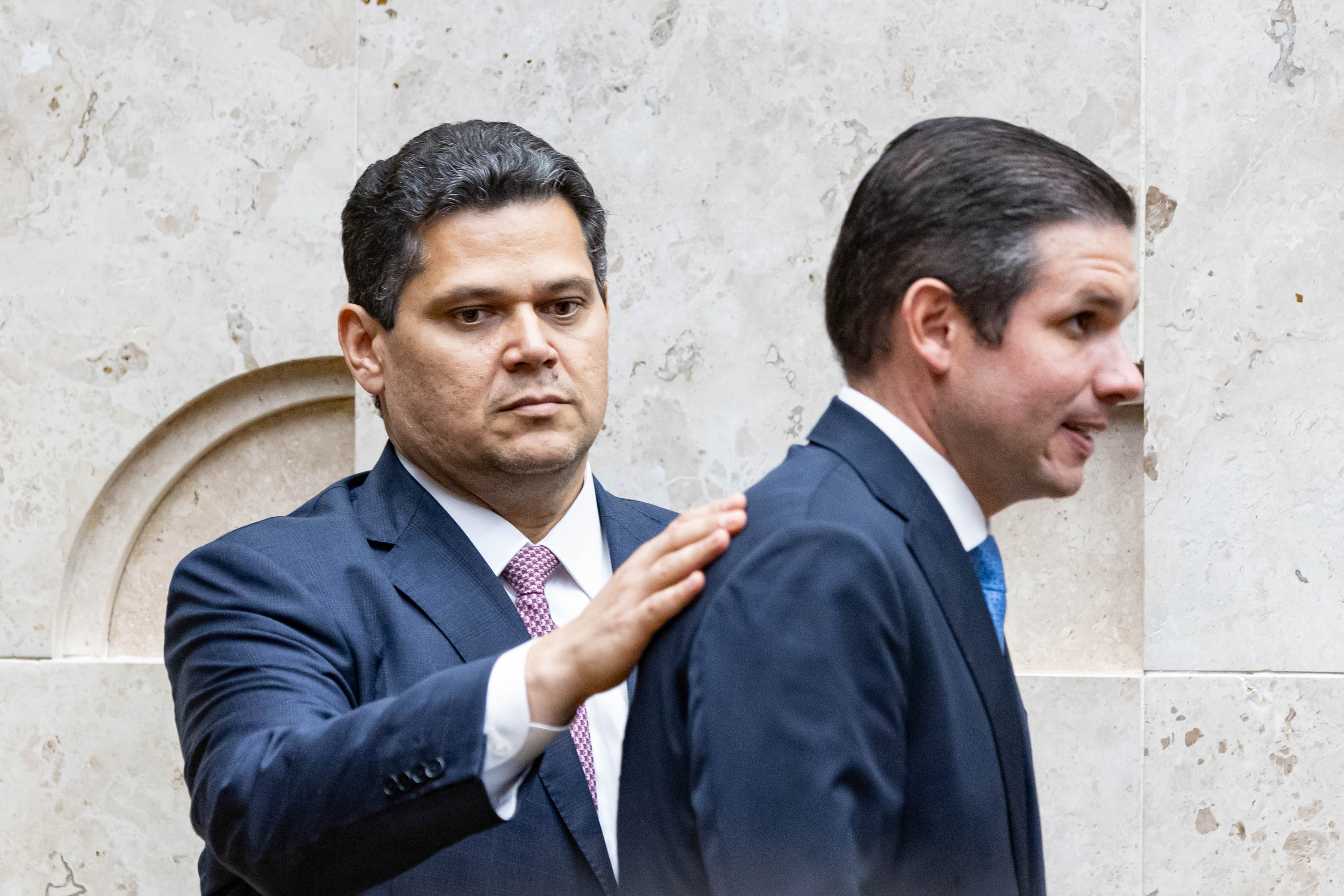Presidente da Câmara, Hugo Motta, sinaliza a Davi Alcolumbre que projeto polêmico do Senado não deve ser votado