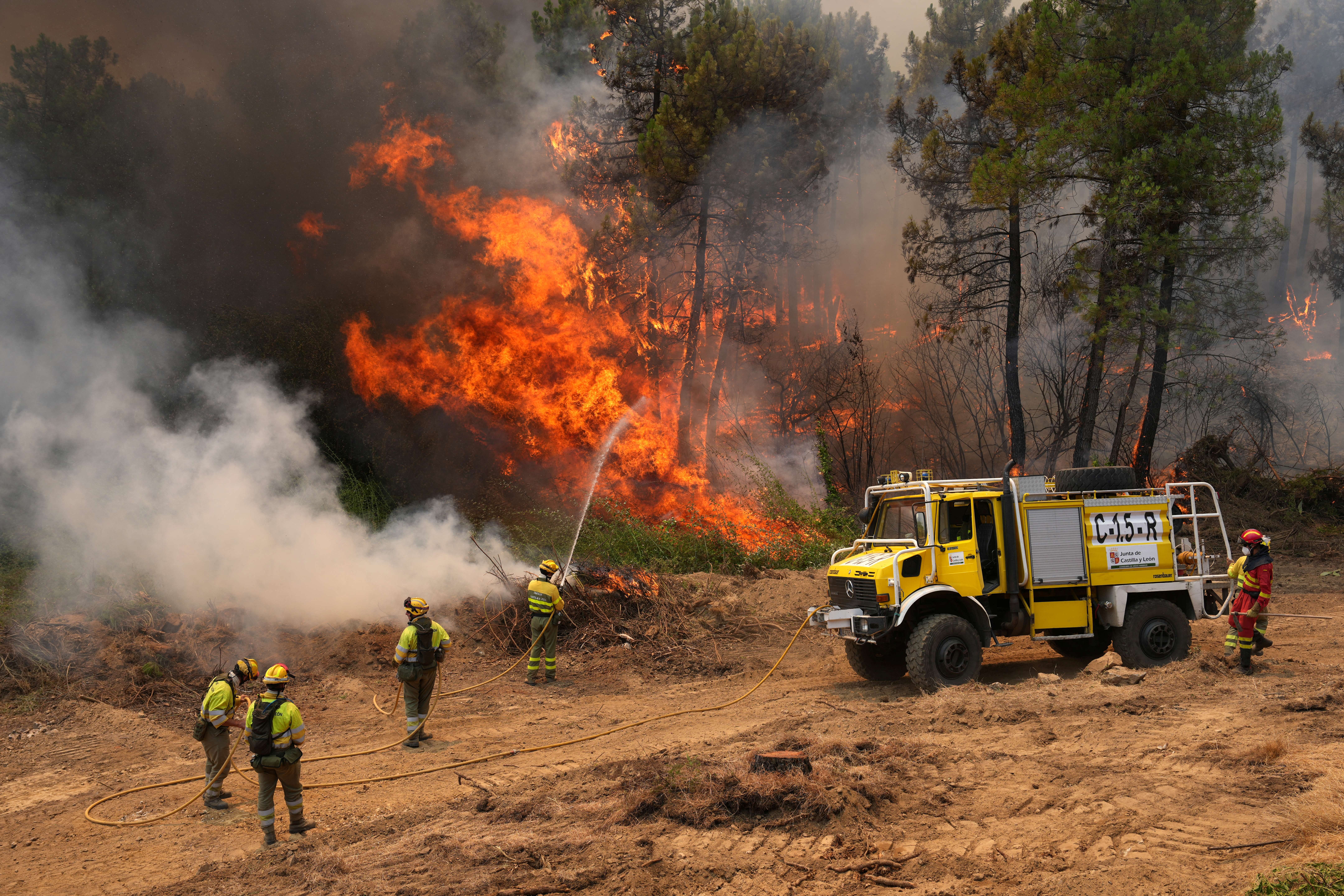 Mudança climática tornou condições para incêndios 20 vezes mais prováveis na Espanha