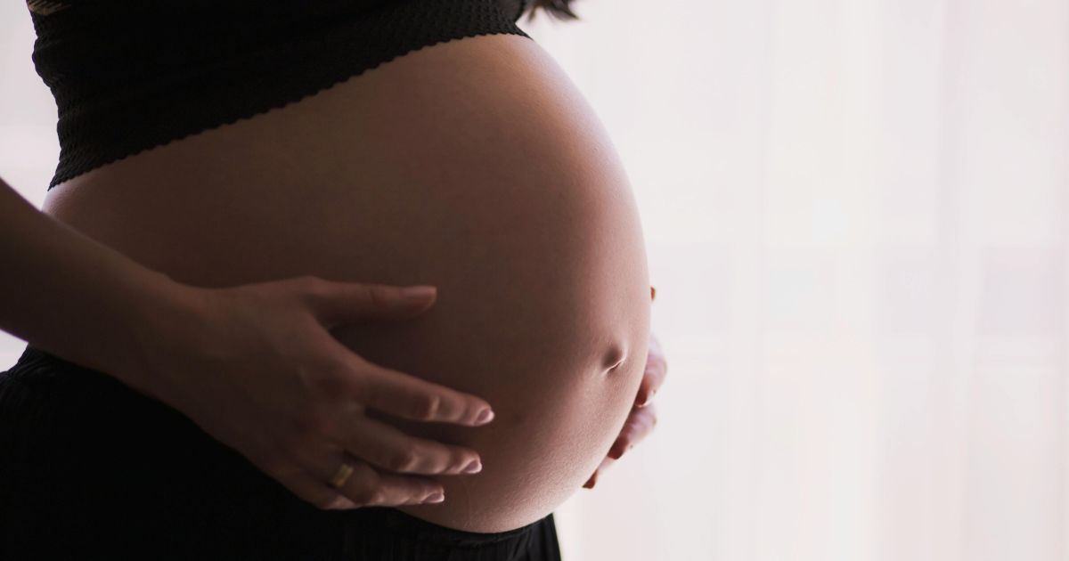 Violência obstétrica: trauma silencioso aflige mulheres anos após o parto