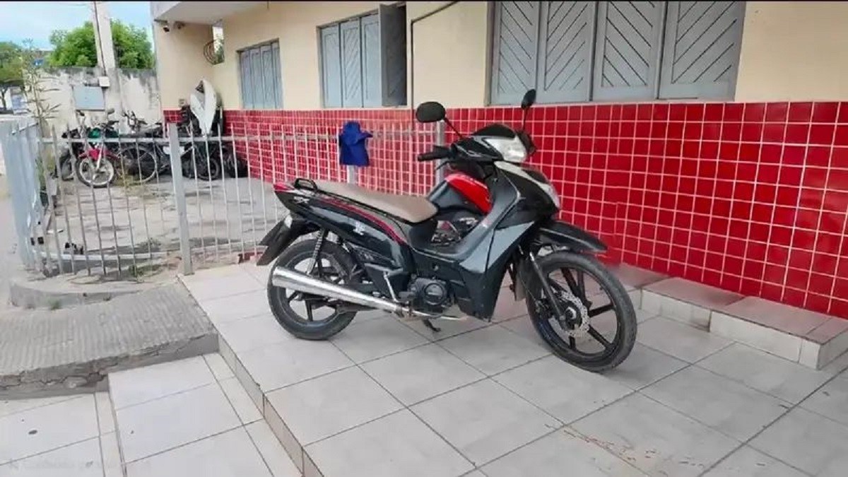 Mulher é presa por registrar falso assalto e esconder moto penhorada em Mossoró