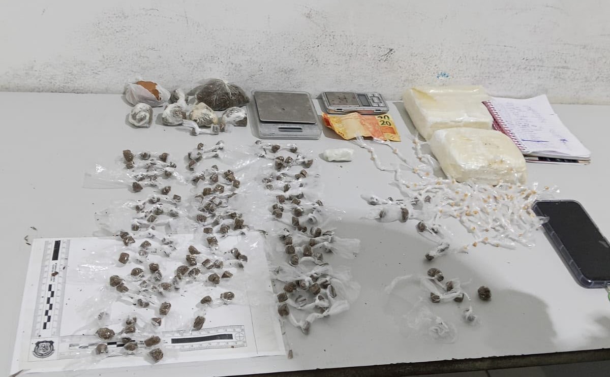 Polícia Militar prende mulher por tráfico de drogas na Zona Norte de Natal