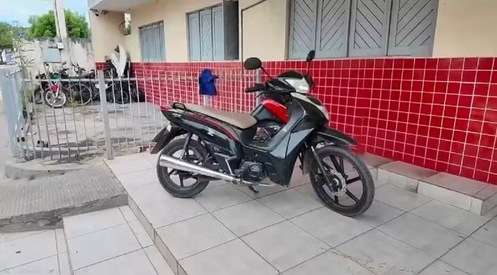 Mulher inventa assalto de moto do namorado em Mossoró e é presa por fraude